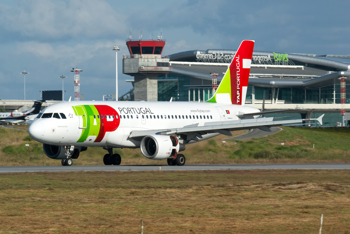 CS-TTR · Airbus A319-112 · (OPO / LPPR)