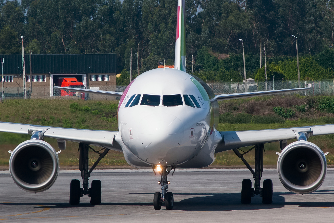 CS-TTR · Airbus A319-112 · (OPO / LPPR)