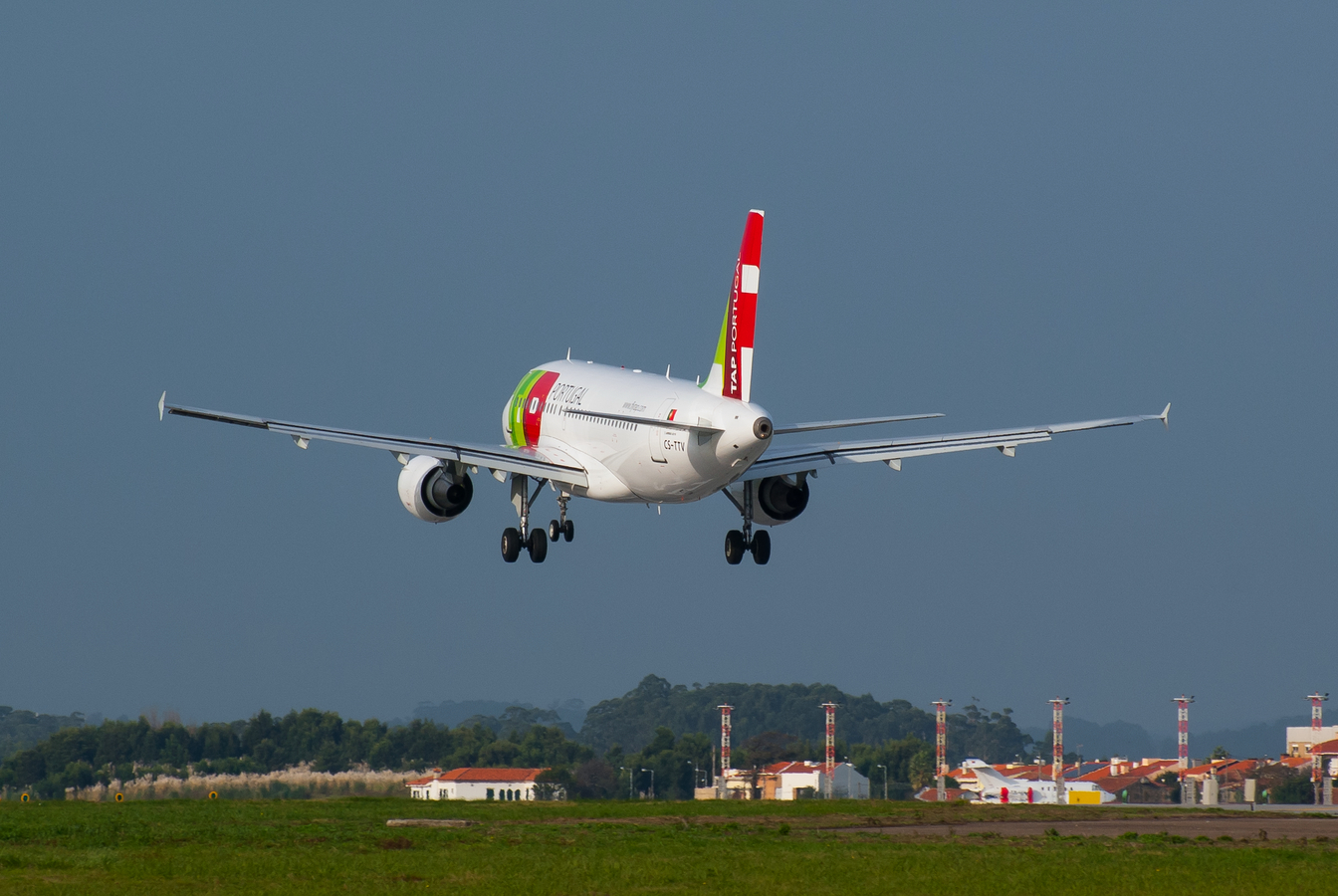 CS-TTV · Airbus A319-112 · (OPO / LPPR)