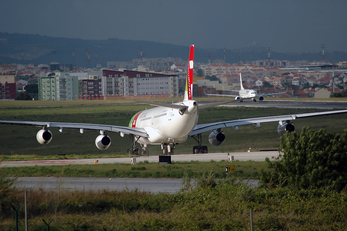 CS-TOA · Airbus A340-312 · (LIS / LPPT)