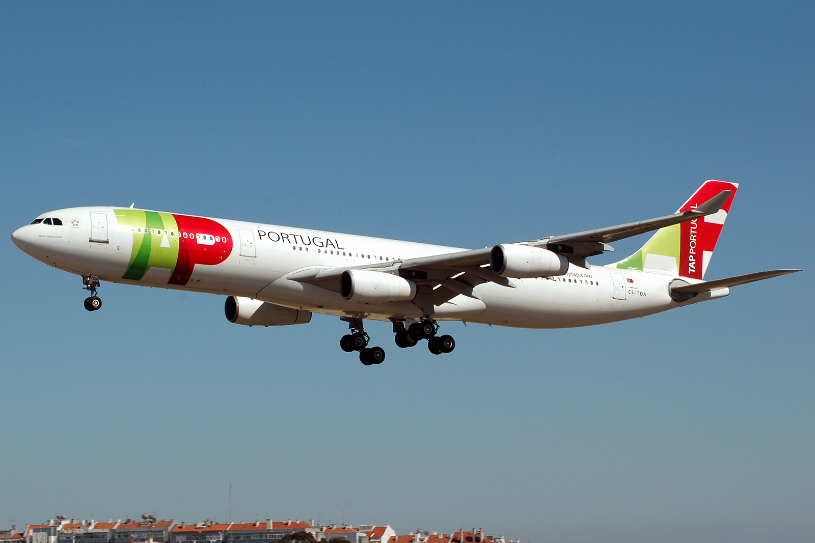 CS-TOA · Airbus A340-312 · (LIS / LPPT)