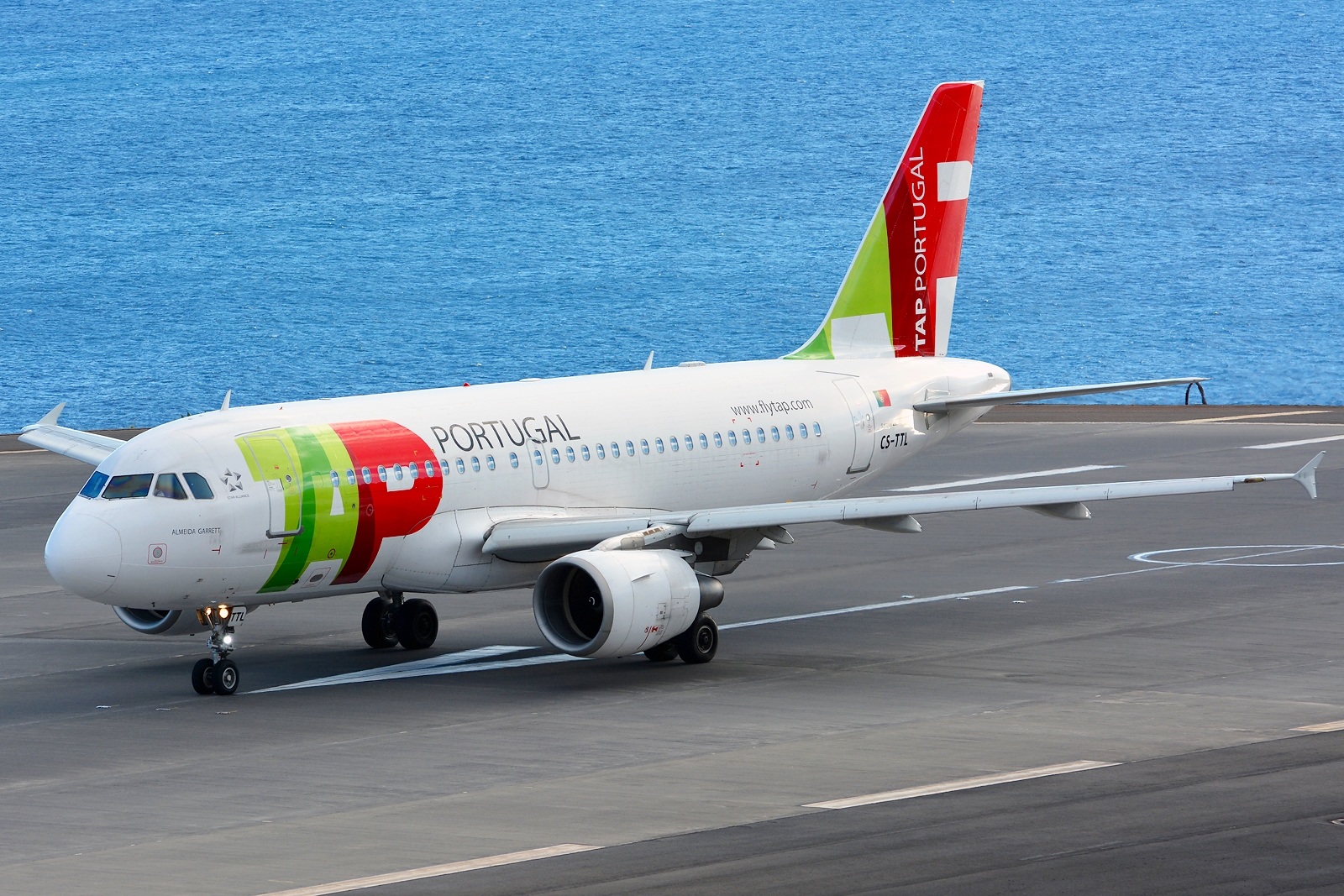 CS-TTL · Airbus A319-111 · (FNC / LPMA)