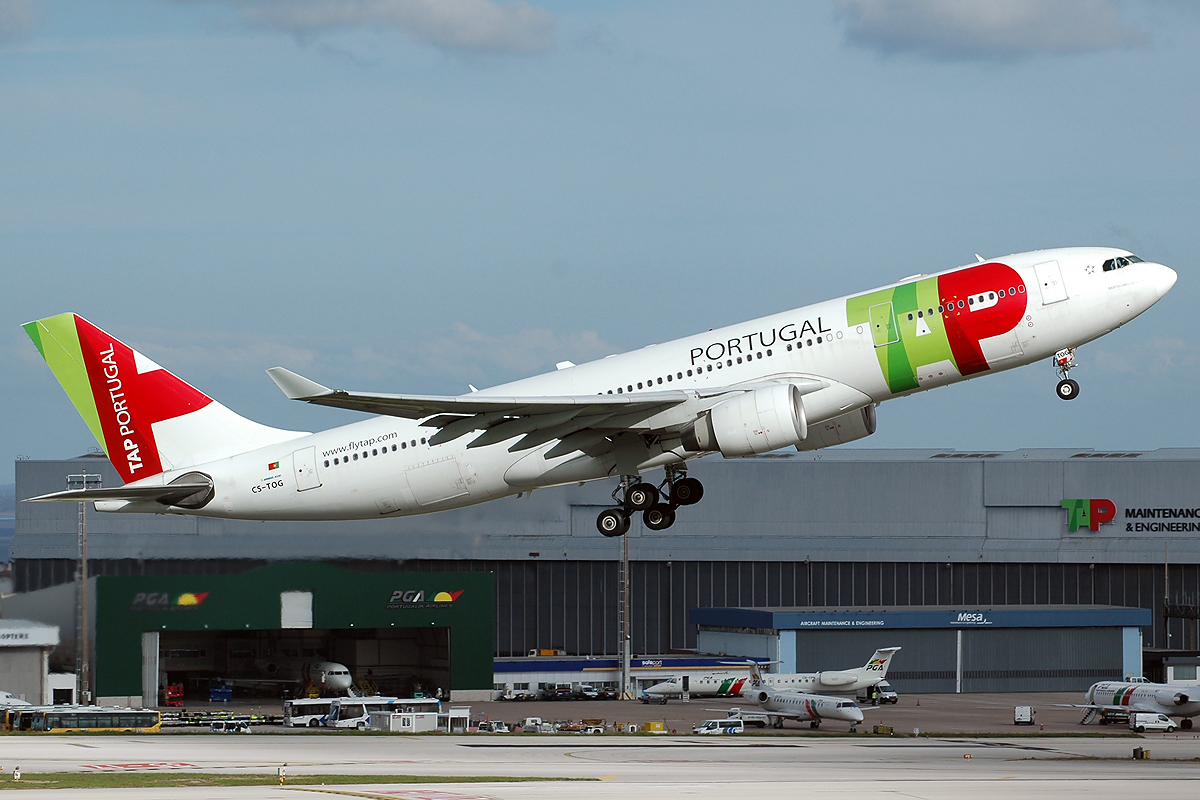 CS-TOG · Airbus A330-223 · (LIS / LPPT)