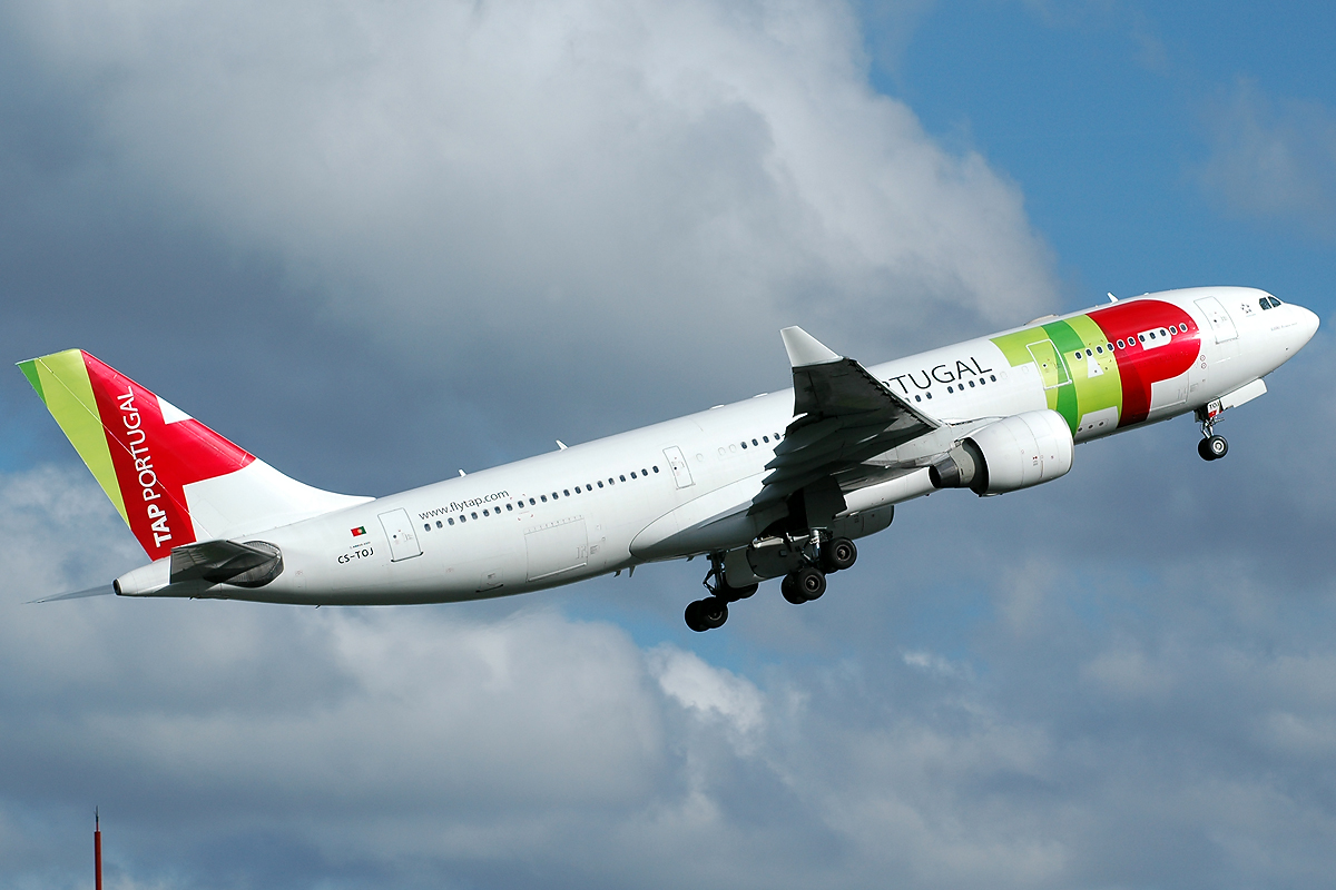 CS-TOJ · Airbus A330-223 · (LIS / LPPT)