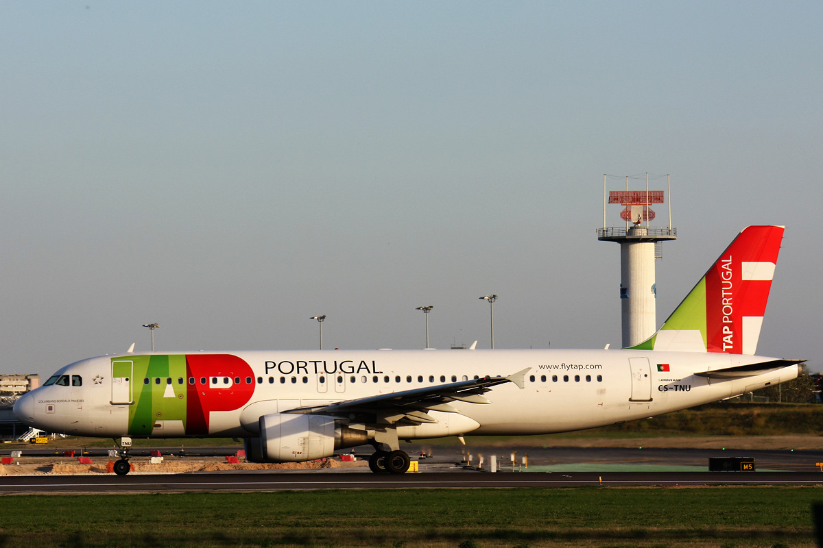 CS-TNU (4106) 2009 Airbus A320-214