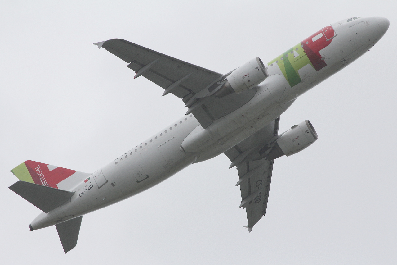 CS-TQD · Airbus A320-214 · (FCO / LIRF)