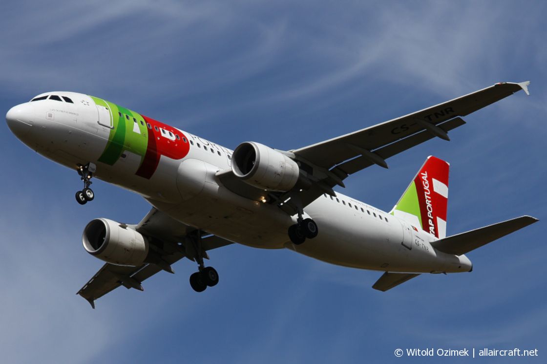 CS-TNR · Airbus A320-214 · (FCO / LIRF)