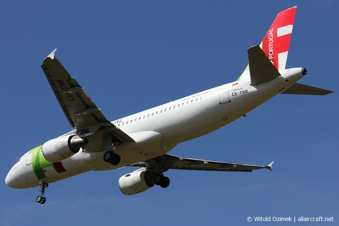 CS-TNR · Airbus A320-214 · (FCO / LIRF)