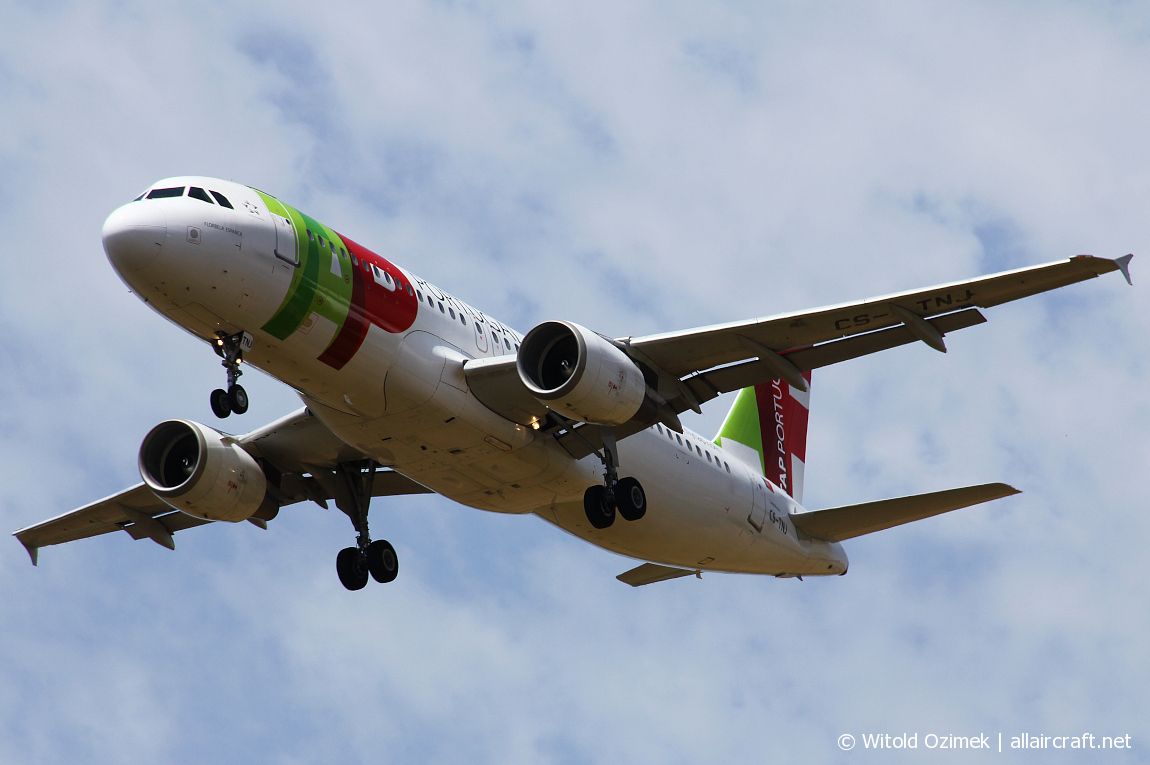 CS-TNJ · Airbus A320-214 · (FCO / LIRF)