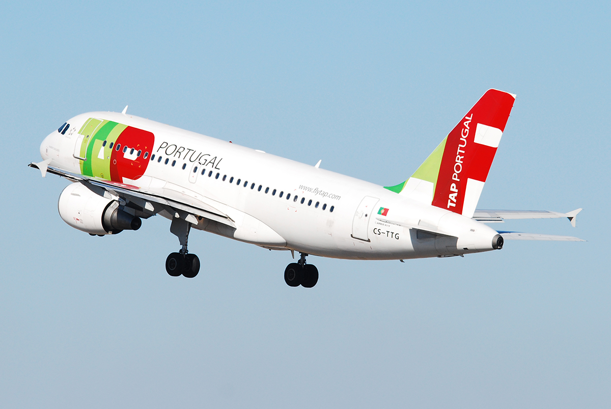 CS-TTG (906) 1998 Airbus A319-111