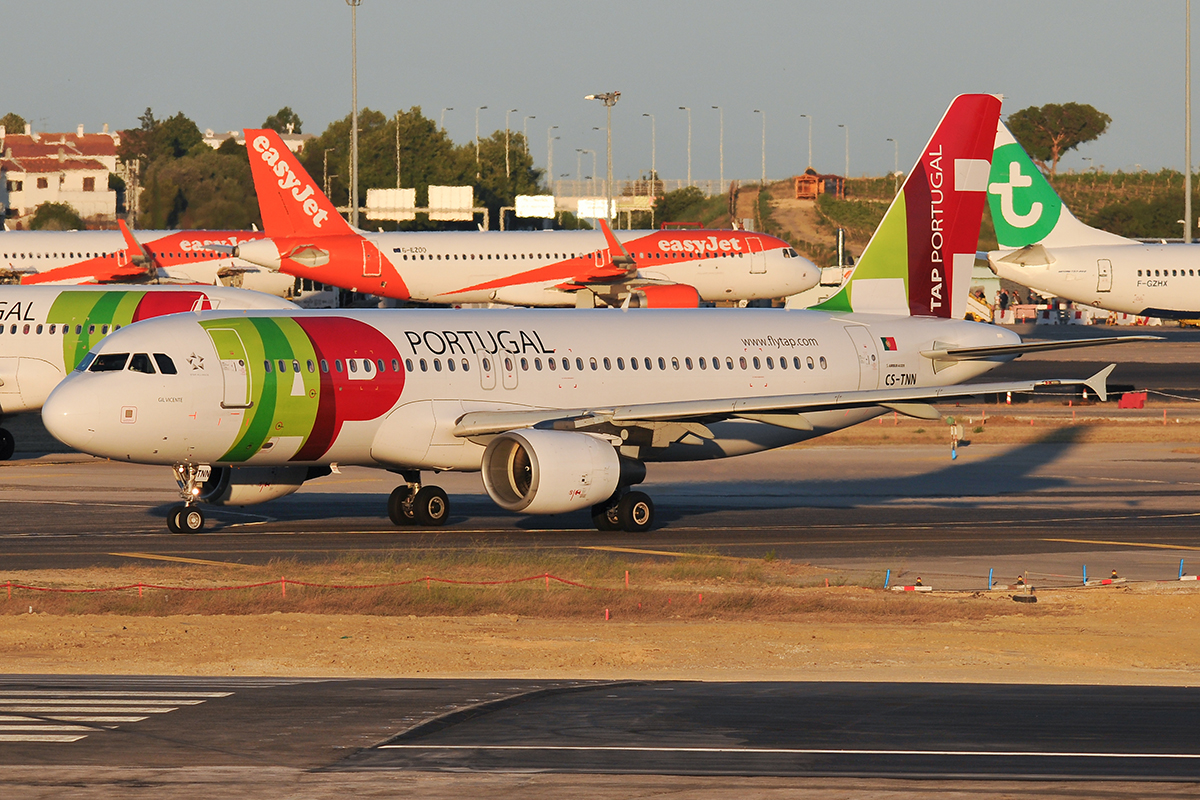 CS-TNN (1816) 2002 Airbus A320-214