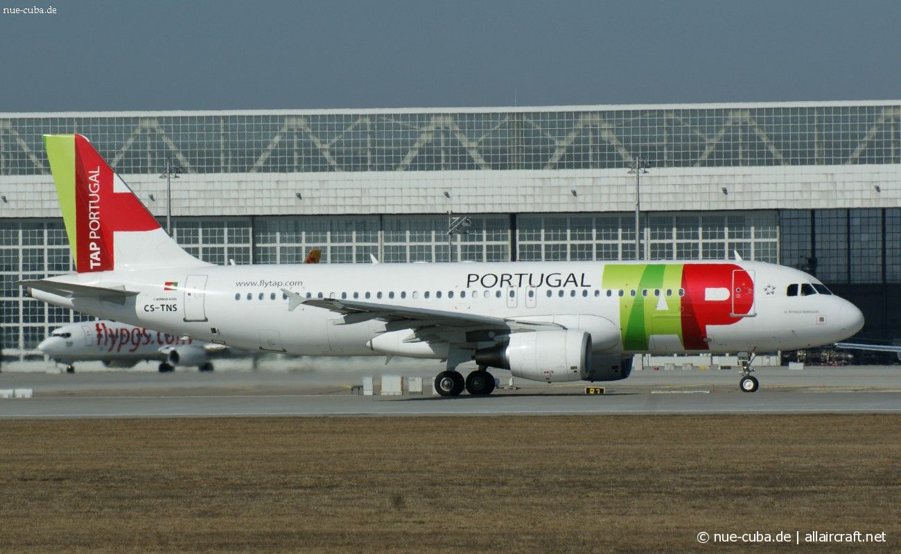 CS-TNS (4021) 2009 Airbus A320-214