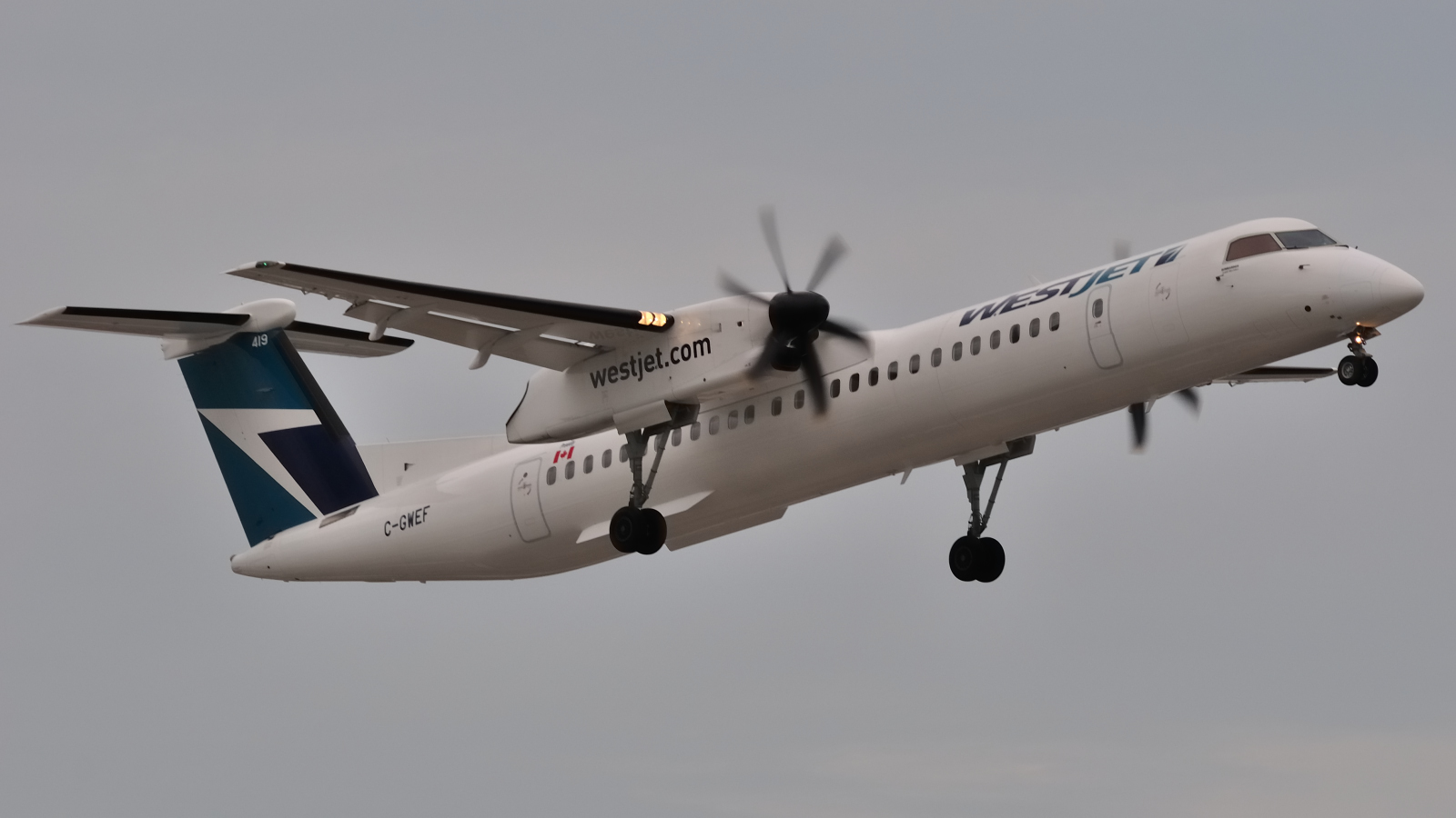 C-GWEF · Bombardier Dash 8-Q402 · (YYZ / CYYZ)