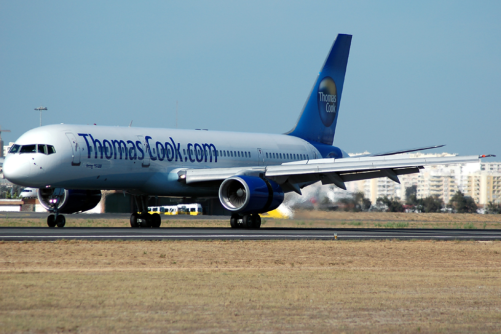 G-FCLB · Boeing 757-28A · (FAO/LPFR)