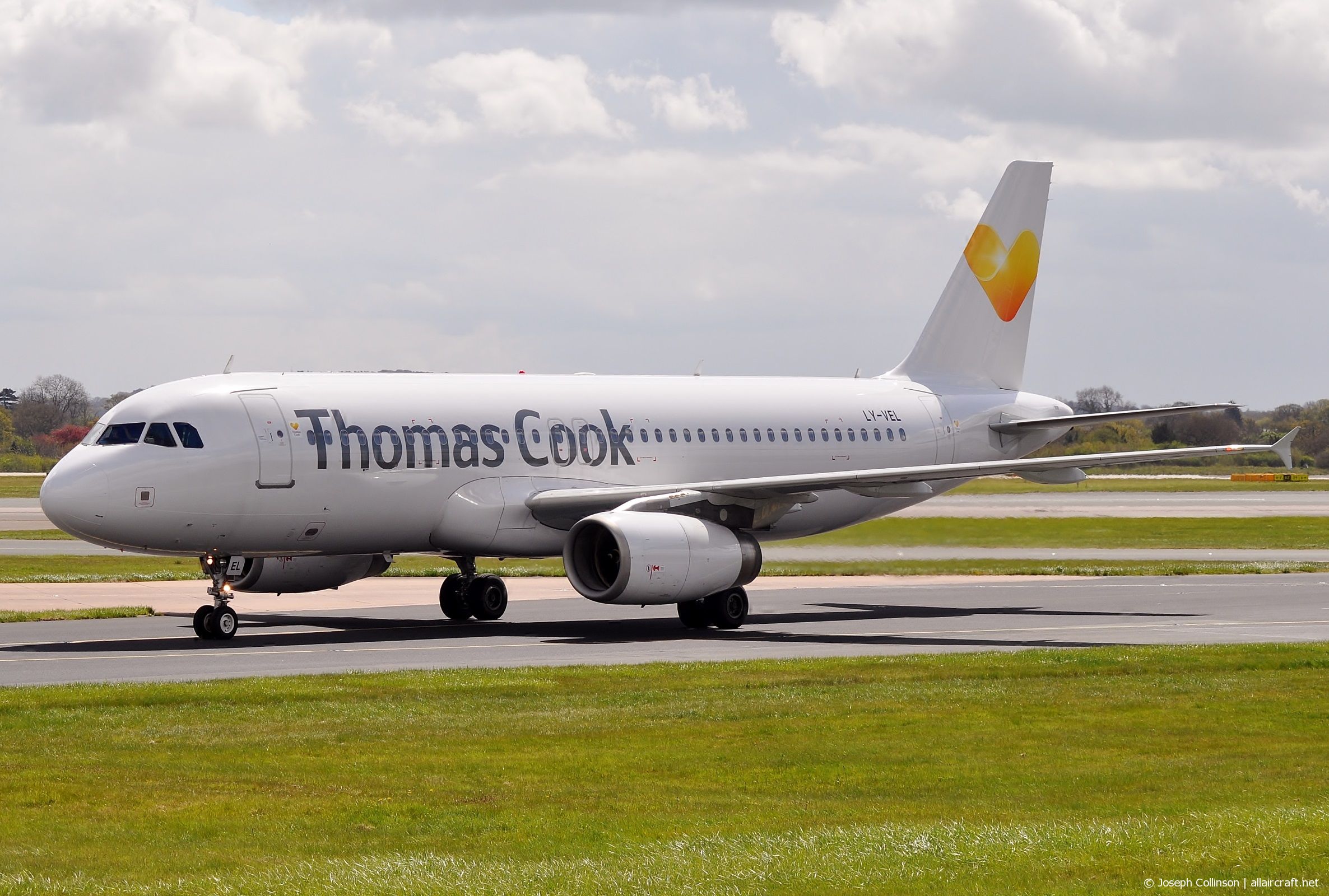 LY-VEL · Airbus A320-232 · (MAN / EGCC)