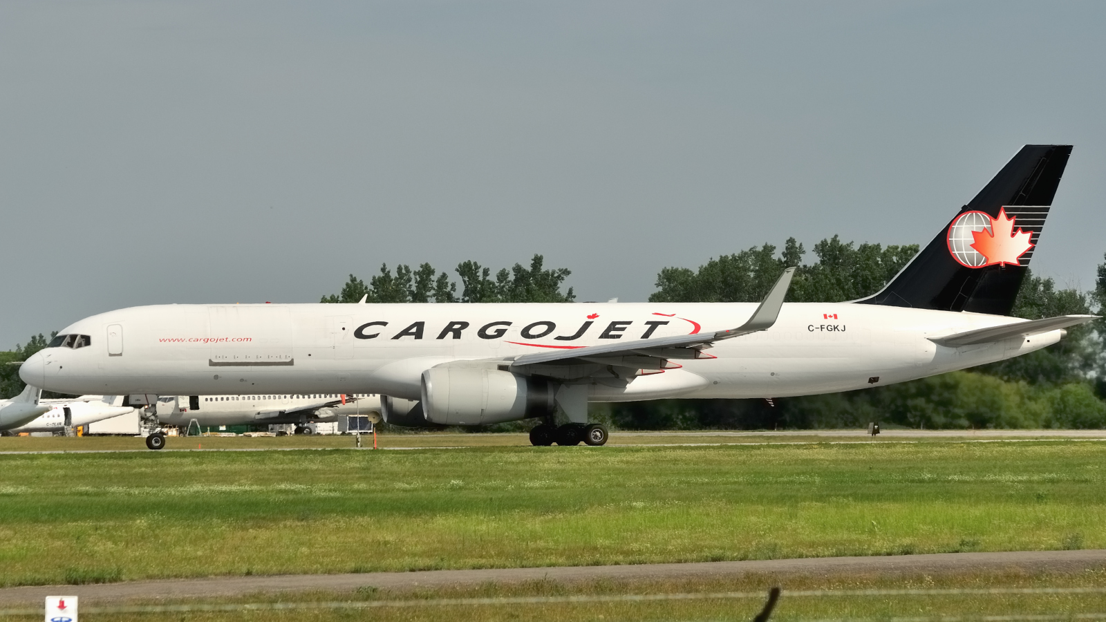 C-FGKJ (25298) 1992 Boeing 757-223 PCF WL