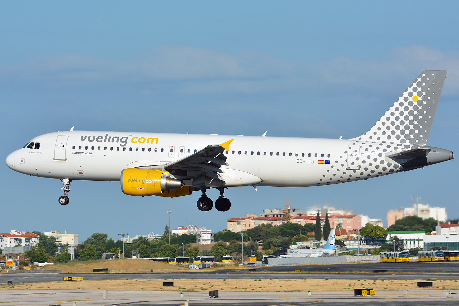 EC-LLJ (4661) 2011 Airbus A320-216