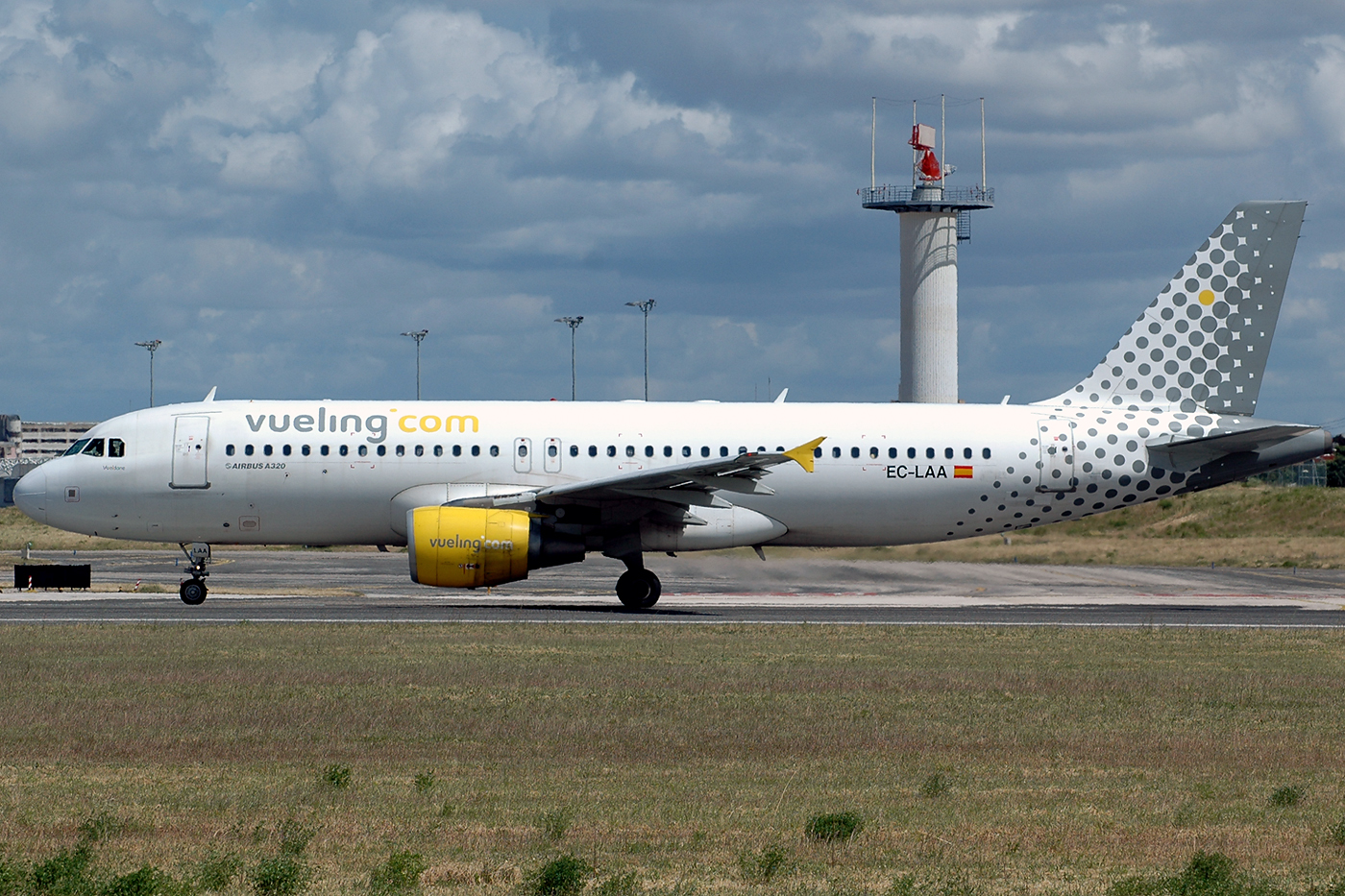 EC-LAA · Airbus A320-214 · (LIS / LPPT)