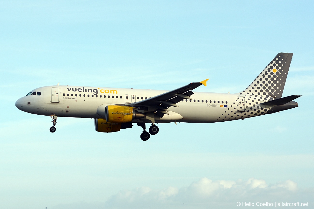 EC-MBF (3492) 2008 Airbus A320-214