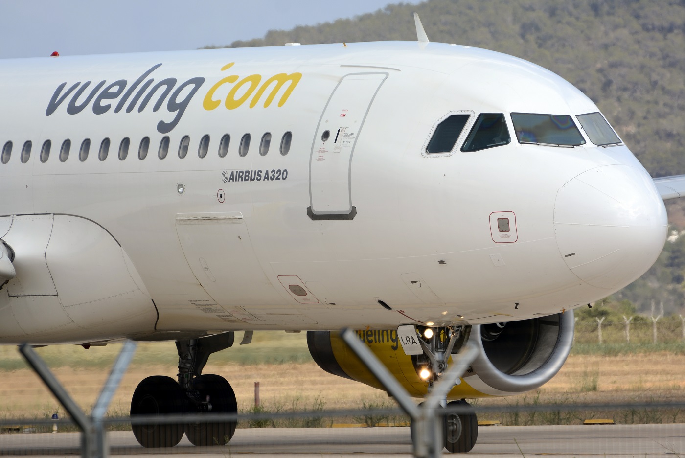 EC-LRA · Airbus A320-232 · (IBZ / LEIB)