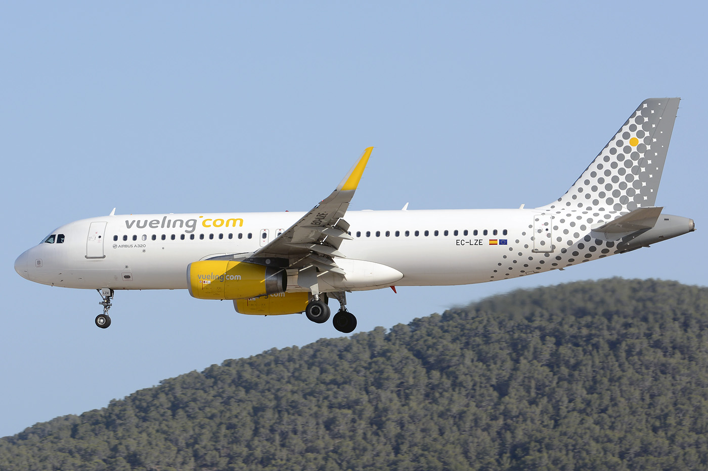 EC-LZE · Airbus A320-232(WL) · (IBZ / LEIB)