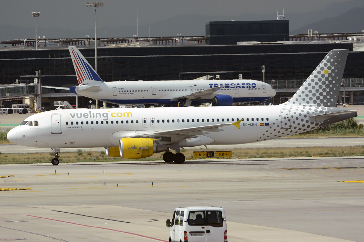 EC-KRH · Airbus A320-214 · (BCN / LEBL)