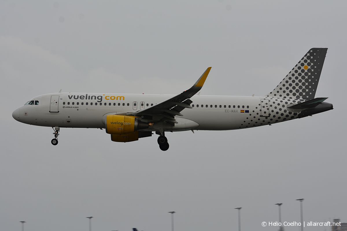 EC-MAH · Airbus A320-214(WL) · (LIS / LPPT)