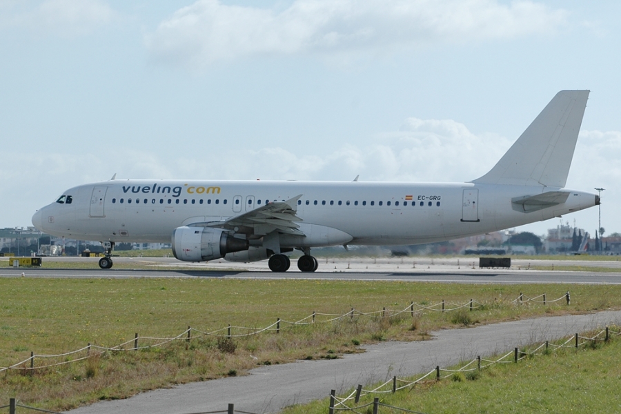 EC-GRG (143) 1990 Airbus A320-211