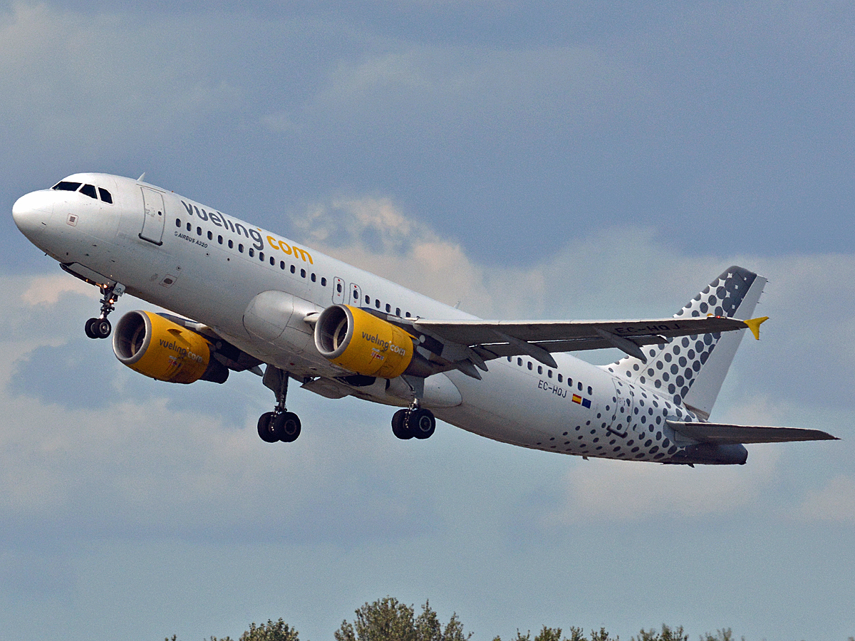 EC-HQJ · Airbus A320-214 · (CPH / EKCH)