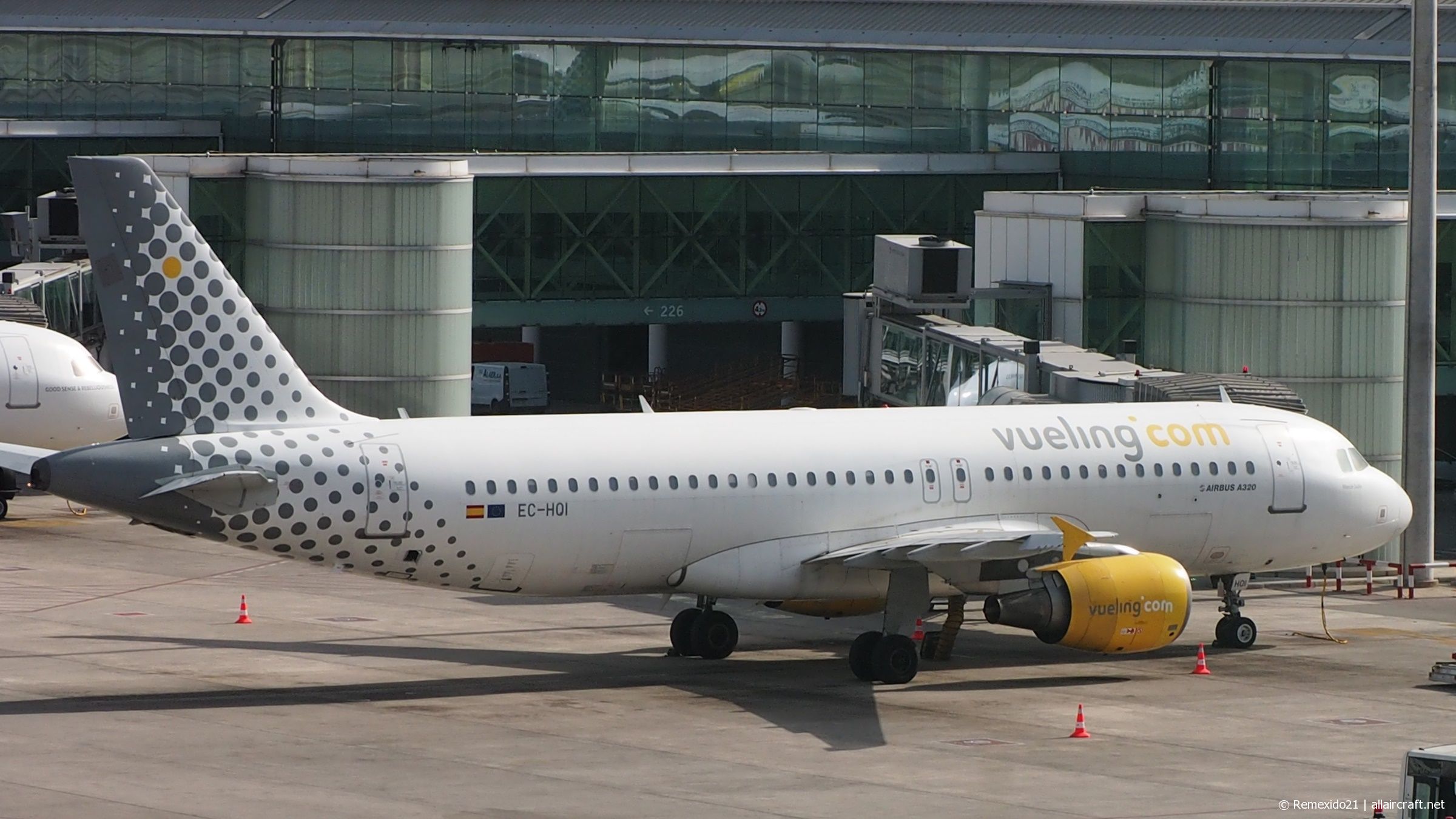 EC-HQJ · Airbus A320-214 · (BCN / LEBL)
