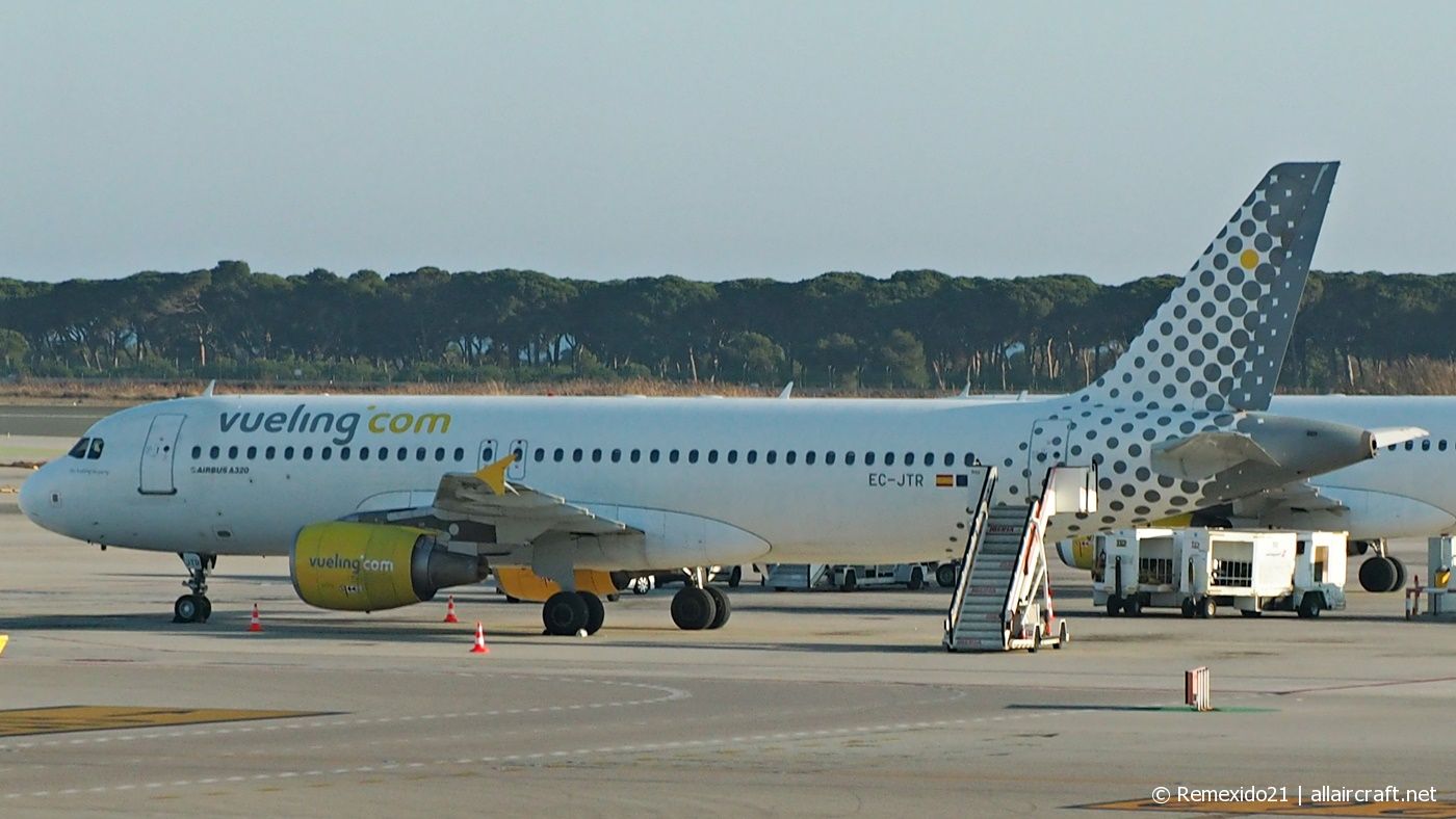 EC-JTR · Airbus A320-214 · (BCN / LEBL)