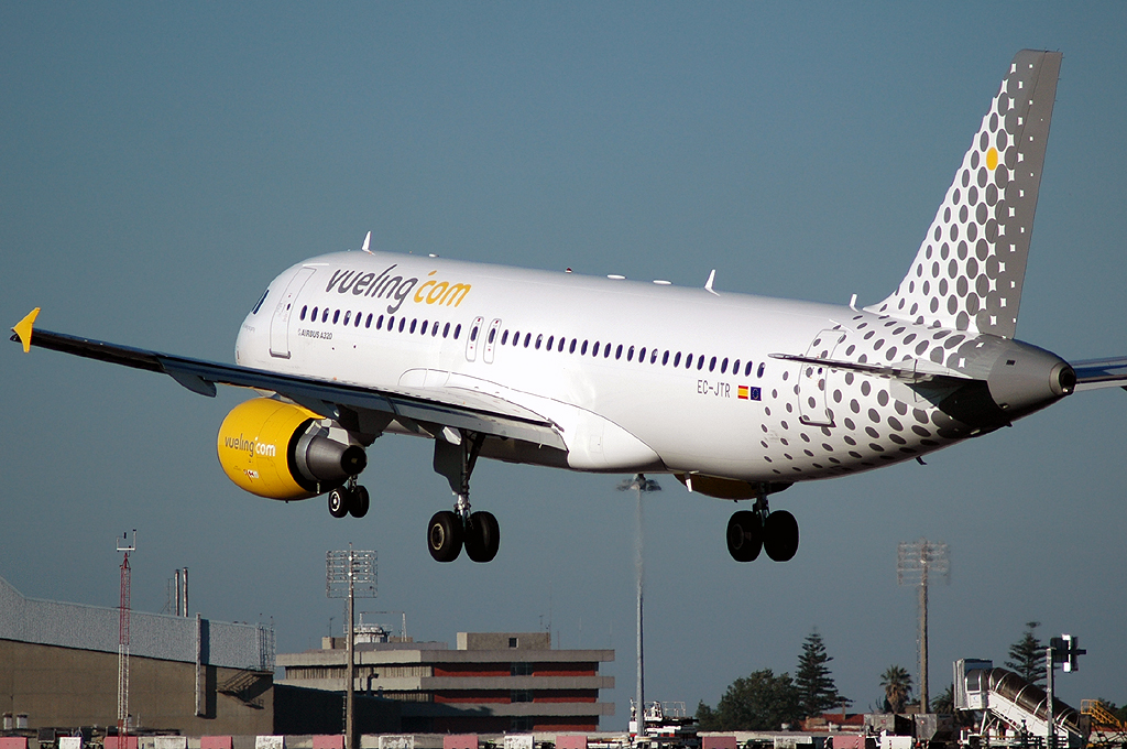 EC-JTR · Airbus A320-214 · (LIS / LPPT)