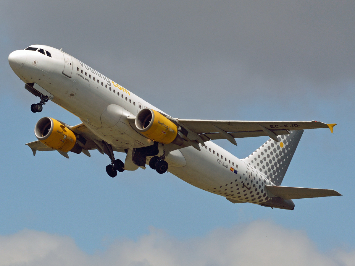 EC-KJD · Airbus A320-216 · (CPH / EKCH)