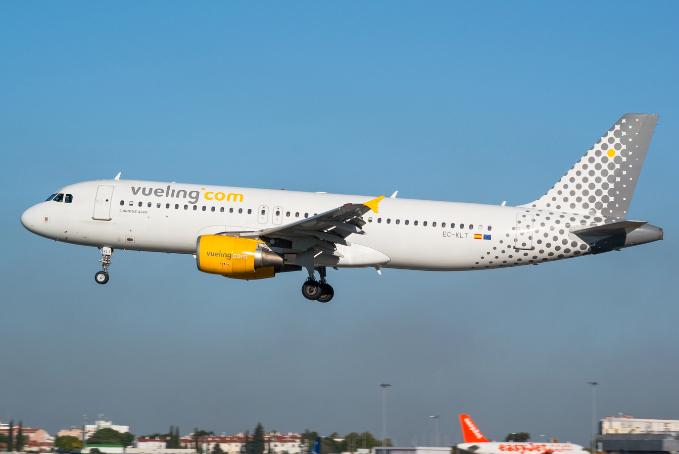 EC-KLT · Airbus A320-216 · (LIS / LPPT)
