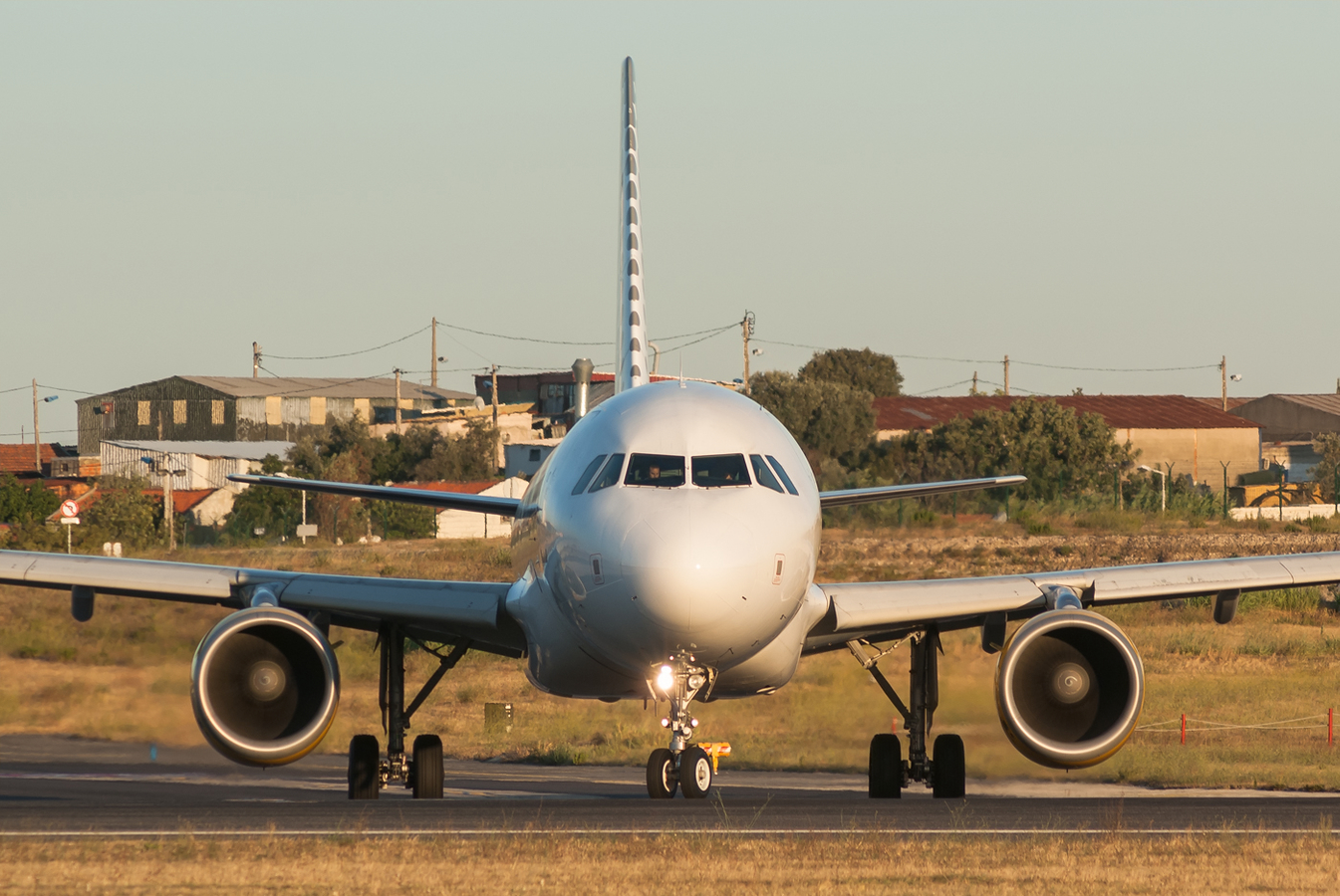 EC-KLT · Airbus A320-216 · (LIS / LPPT)