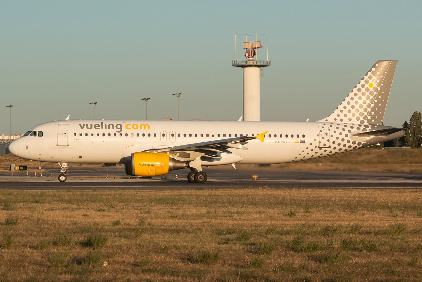 EC-KLT (3376) 2007 Airbus A320-216