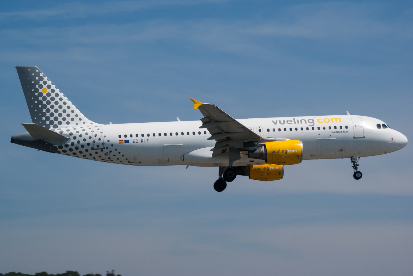 EC-KLT (3376) 2007 Airbus A320-216