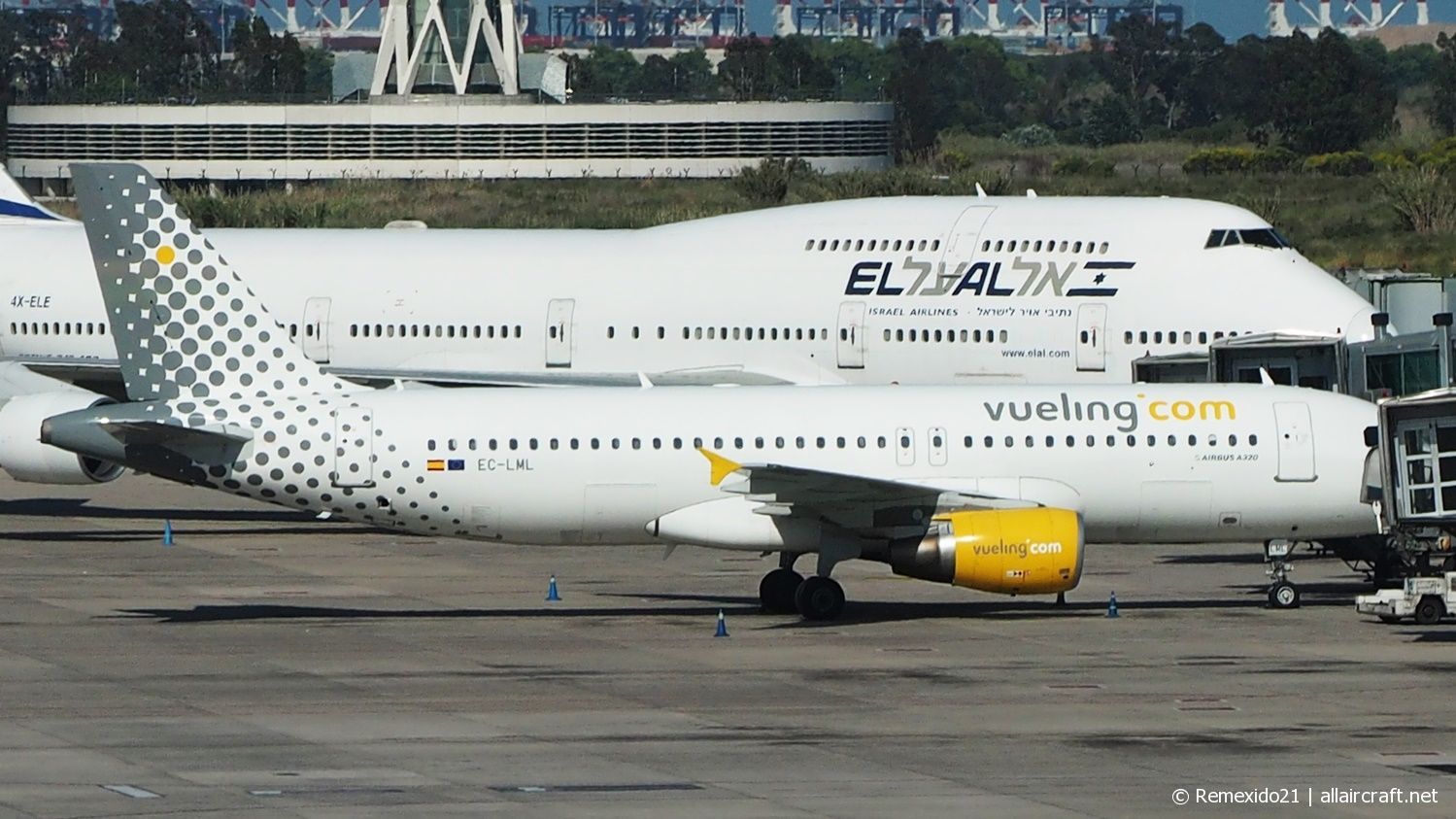 EC-LML (4742) 2011 Airbus A320-214