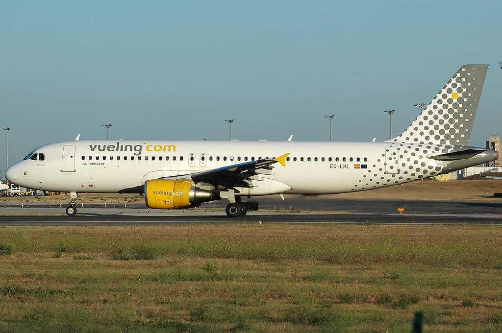EC-LML · Airbus A320-214 · (LIS / LPPT)