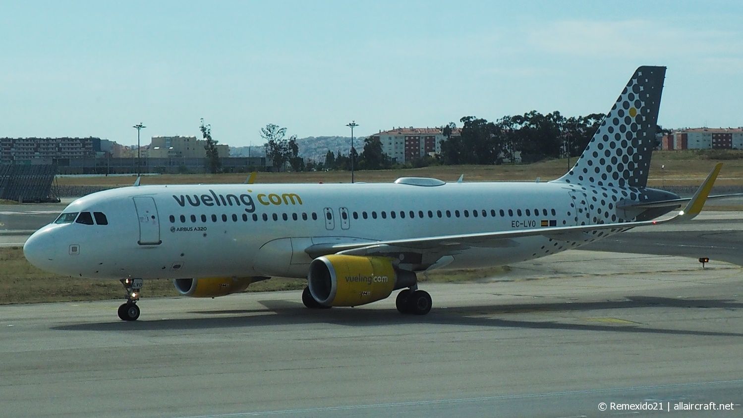 EC-LVO (5533) 2013 Airbus A320-214(WL)