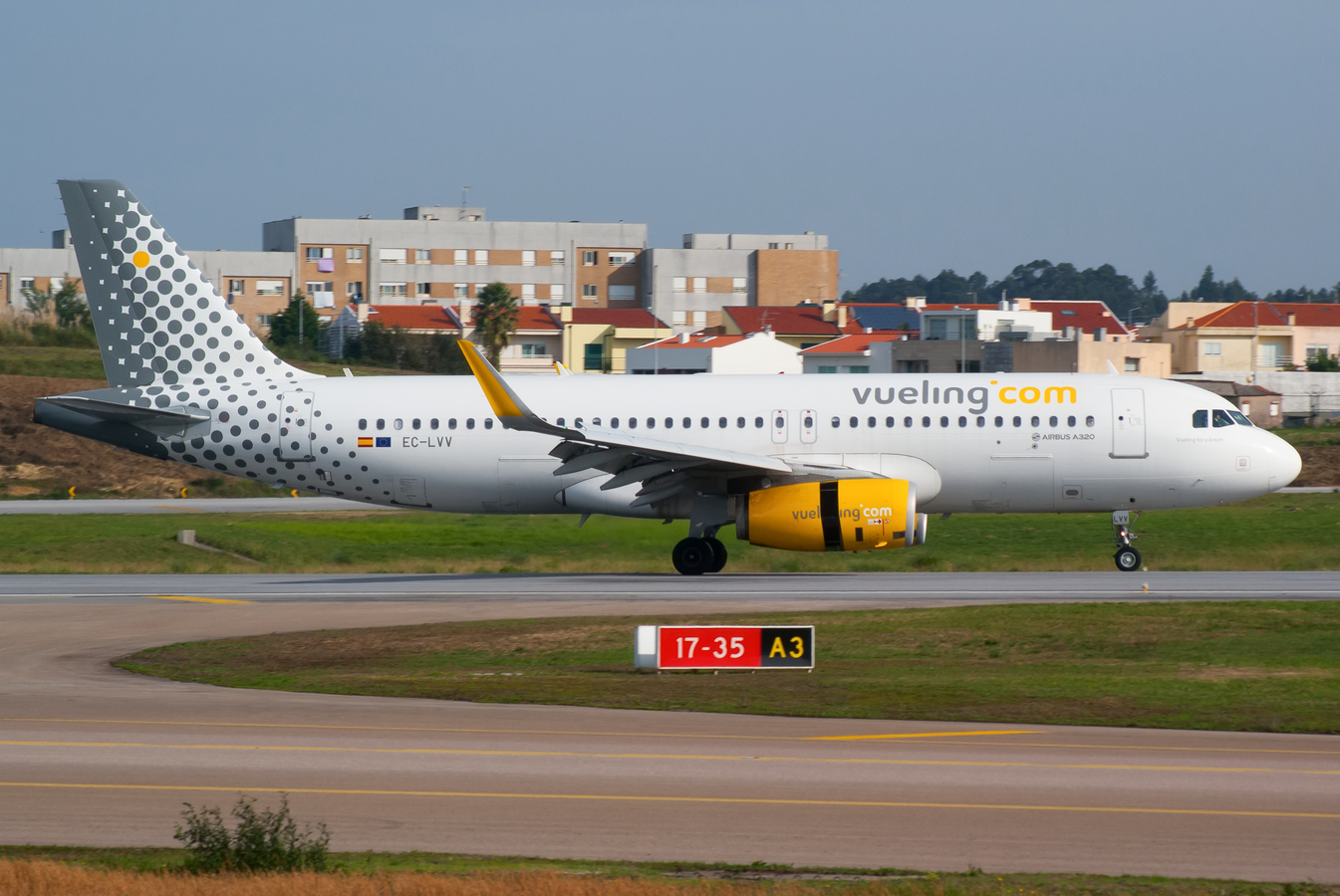 EC-LVV (5620) 2013 Airbus A320-232(WL)