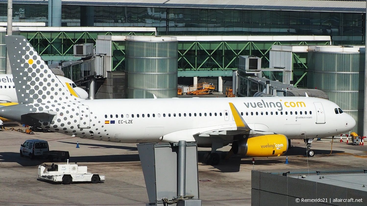 EC-LZE · Airbus A320-232(WL) · (BCN / LEBL)