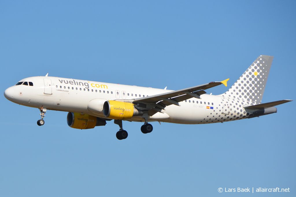 EC-MBF · Airbus A320-214 · (CPH / EKCH)