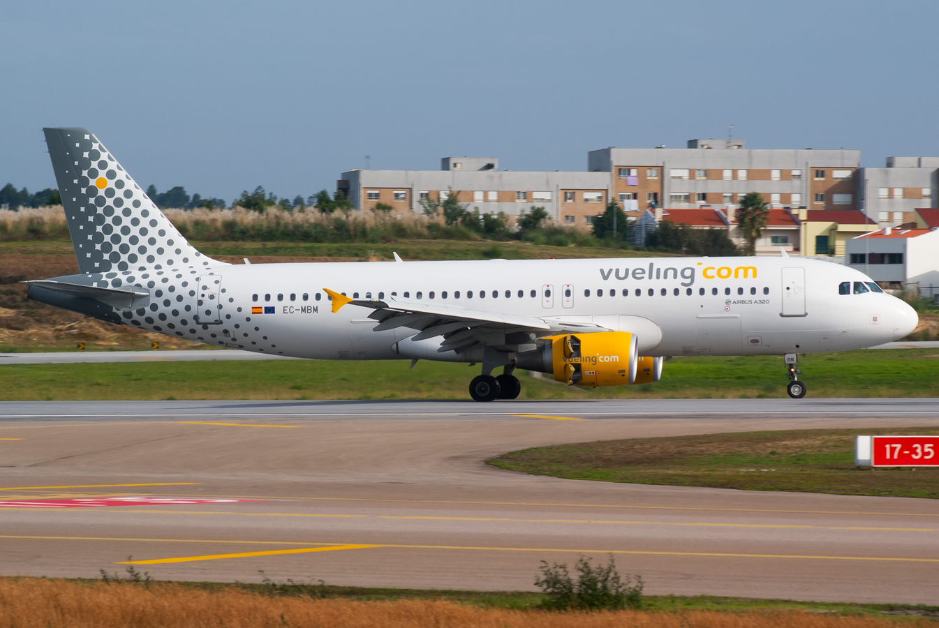 EC-MBM (4463) 2010 Airbus A320-214