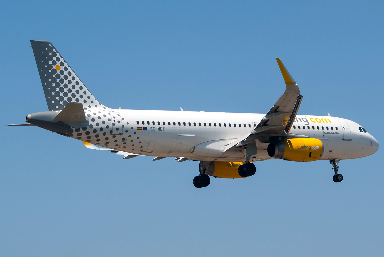 EC-MBT · Airbus A320-232(WL) · (OPO / LPPR)