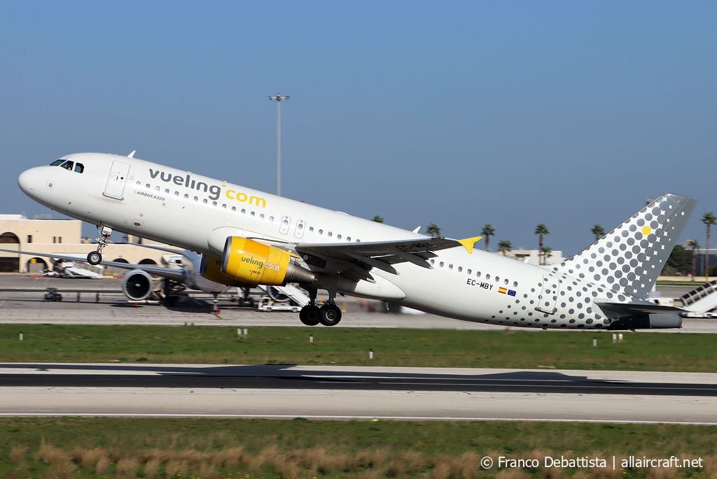 EC-MBY (4674) 2011 Airbus A320-214