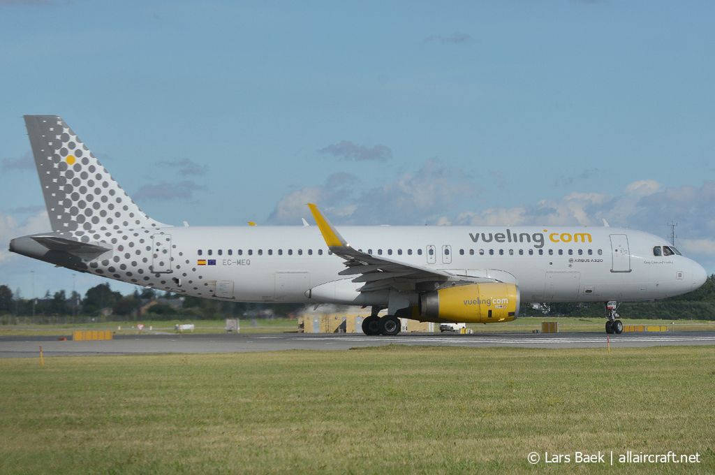 EC-MEQ (6483) 2015 Airbus A320-232(WL)