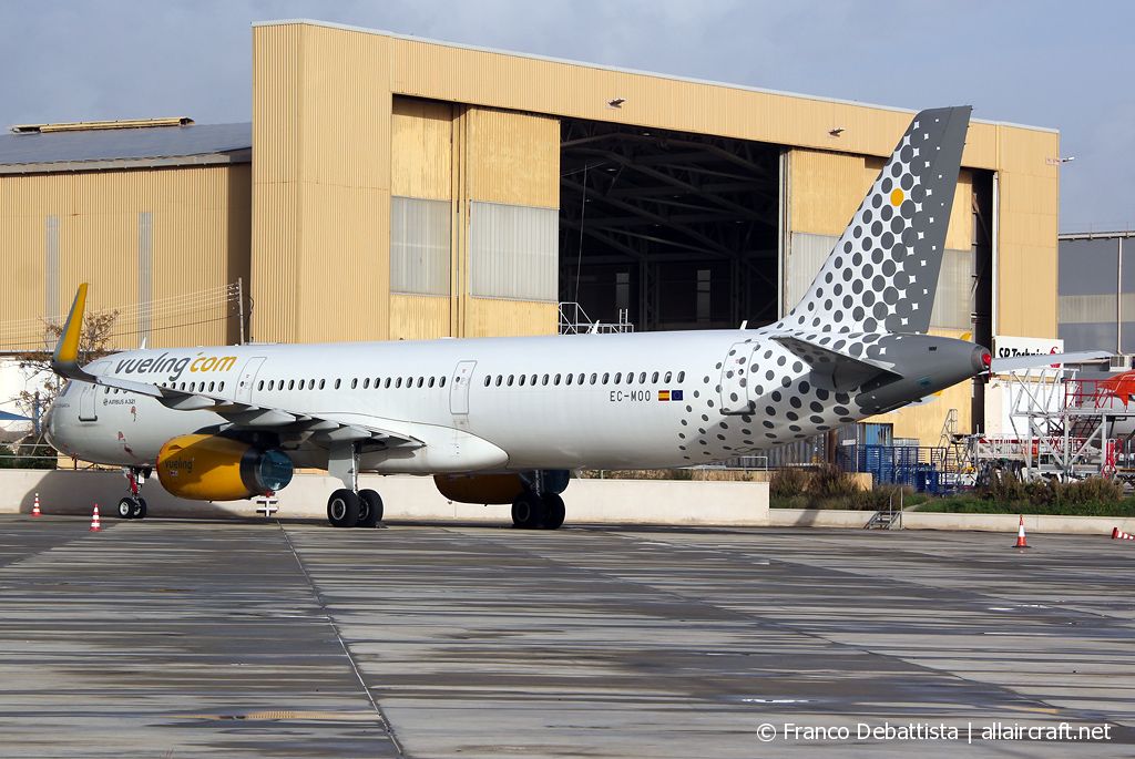 EC-MOO (7471) 2016 Airbus A321-231(WL)