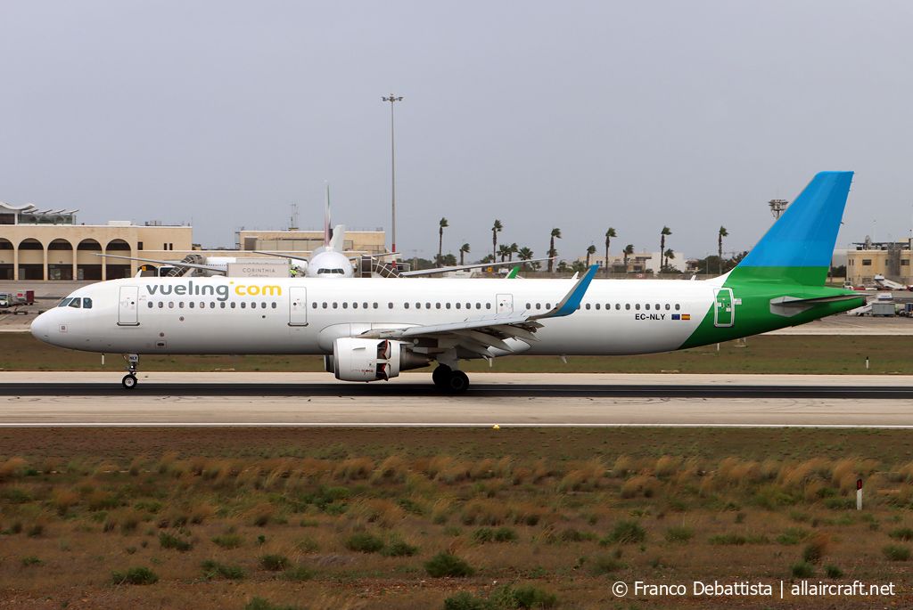 EC-NLY (6719) 2015 Airbus A321-211(WL)