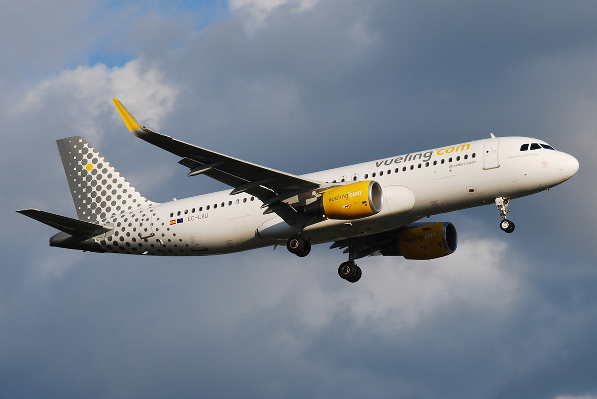 EC-LVU · Airbus A320-214(WL) · (ORY / LFPO)